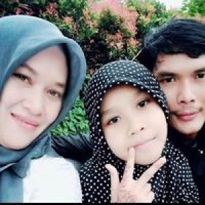 Astin Larasati profile icon