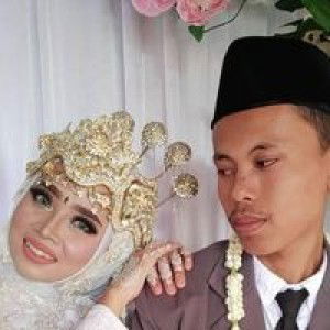 Ratih Anggraeni profile icon