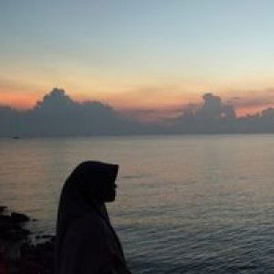 Khurotul Aini profile icon