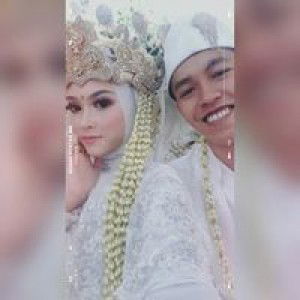 Putri Silvi profile icon