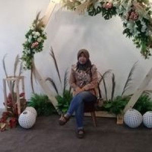 Lusi Vania profile icon