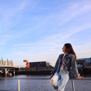 Mhara Veleña profile icon