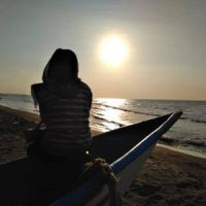 Titin Isna profile icon