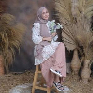 Sri Wahyuni profile icon