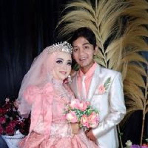 Yullyana Nuraenny profile icon