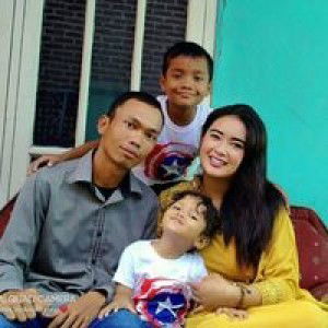 Neng Siti Munaroh profile icon