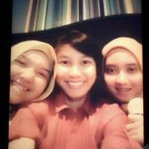 Dessy Silviani profile icon