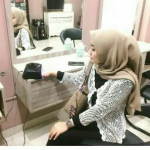 Poetri Indah profile icon