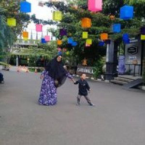 Riena Yunitasari profile icon