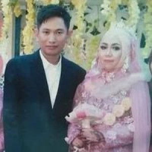 RHyni Oktaviani profile icon