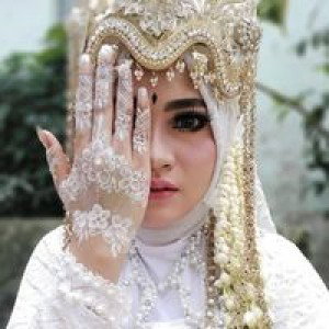 Ayu Febri Ani profile icon