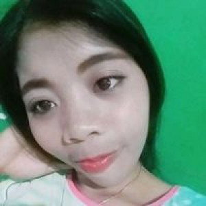 Indah Chelalue Tersenyum profile icon
