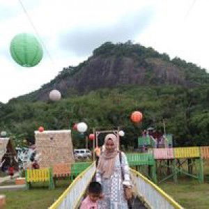 Indah Mumuh profile icon