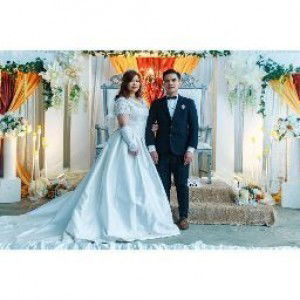 CAR0L JAMES profile icon