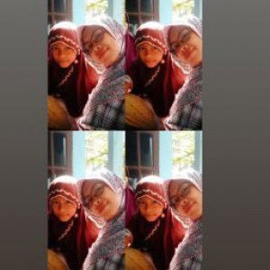 Dzakiyah Hanifah profile icon