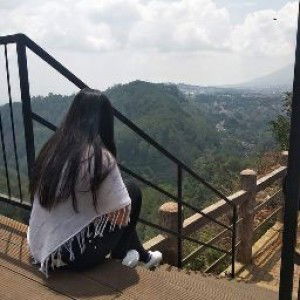 Nur indah Wahyuni profile icon