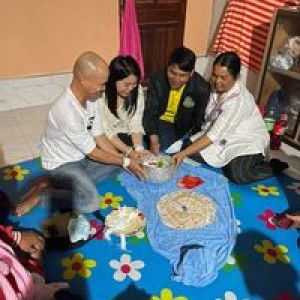 มีเเค่เธอ ก็เกินพอ profile icon