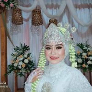 Arlin Anggristria profile icon