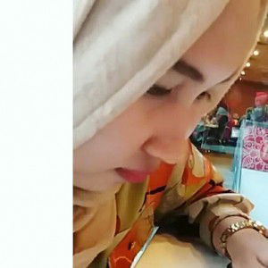 Adlina Rifka profile icon