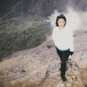 dini wahyuni profile icon