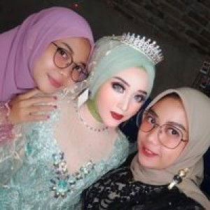 Apriani Tuti profile icon