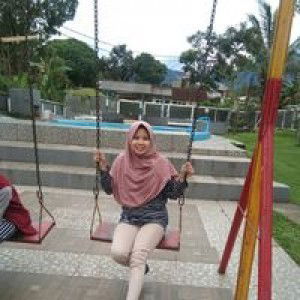 Rini Ratnasari profile icon