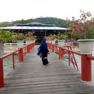 Awlia April profile icon