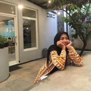 Luluk Listiawati profile icon