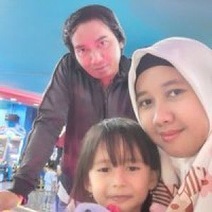 Her Lina profile icon