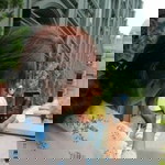 Julie Manurung profile icon