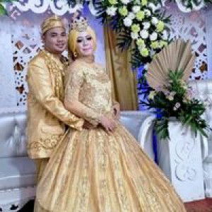 heni husaeni profile icon