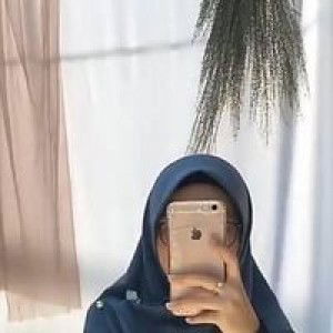 Teteh Anom profile icon