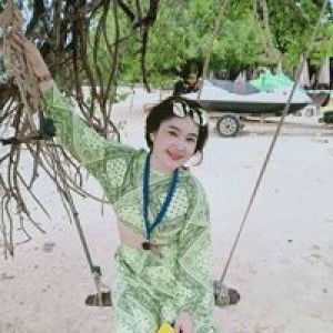 พลอยจันทร์ profile icon