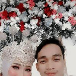 Teti Sofiani profile icon