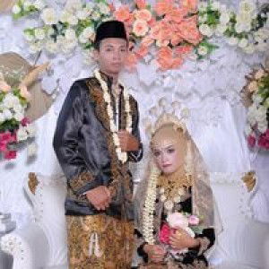 Ayu Rahayu profile icon