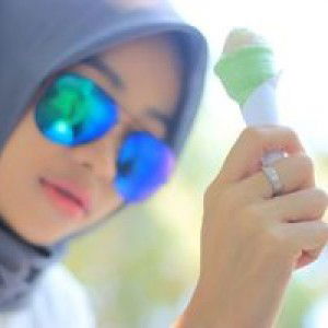 Melly Purnamasari profile icon