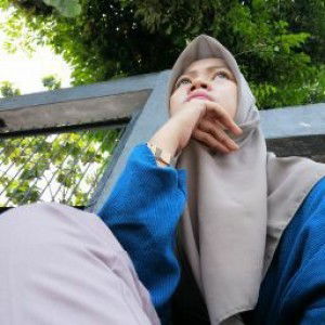 Reni Rachmawati profile icon