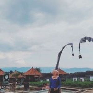 Desi Komalasari profile icon