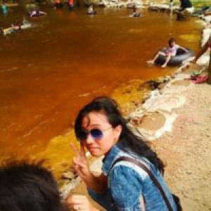 Vivi Andriani profile icon