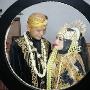 Yunii Ernawati profile icon