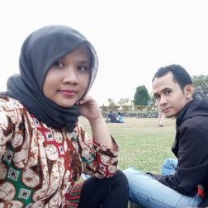 dewi triningsih profile icon