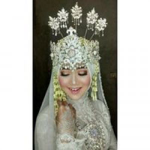 Resti Safitri profile icon