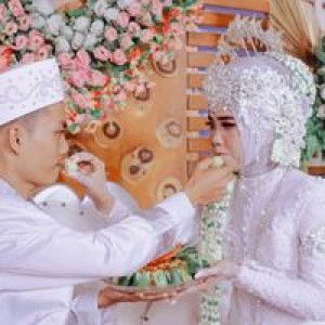 Yuliana Dewi profile icon