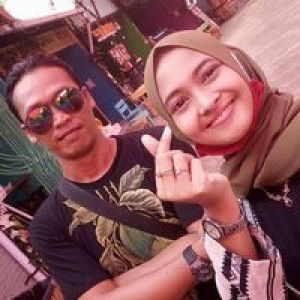 Dwi'Putri Mulyani profile icon