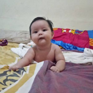 yuli pratiwi profile icon