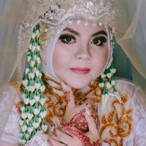 Dini Febriani profile icon