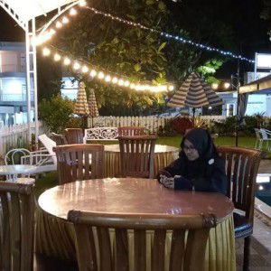 Rerani Putriwuri profile icon