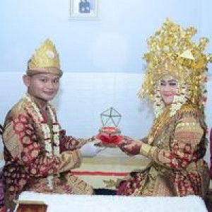 Kiki Aznawi profile icon