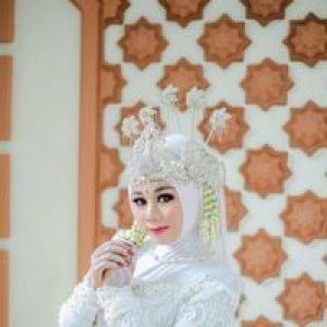 Umi Latifah profile icon