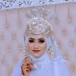 Elly Kusuma Dewi profile icon